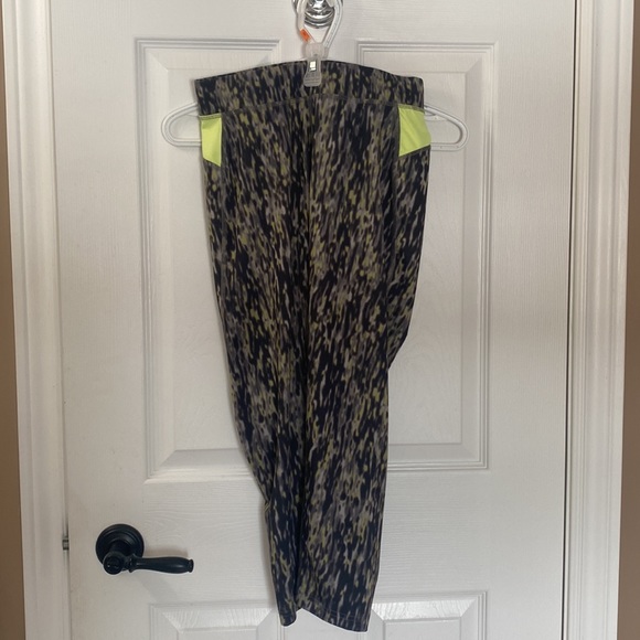 Athletic works cropped leggings - Picture 3 of 4